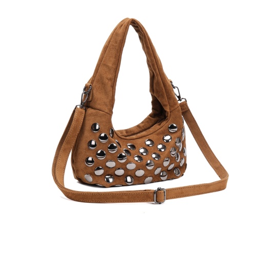 Bolso hobo media luna con tachuelas
